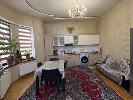 4 otaqlı həyət evi/bağ evi - Qaraçuxur q. - 150 m²