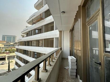 4 otaqlı yeni tikili - Şah İsmayıl Xətai m. - 140 m²