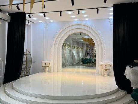 Obyekt - İnşaatçılar m. - 165 m²