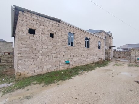 Satılır 4 otaqlı həyət evi/bağ evi 147 m², Mərdəkan q.