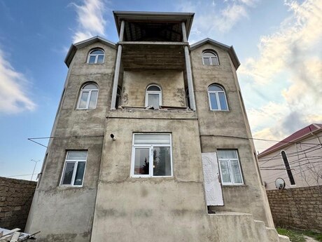 8-комн. дом/дача - пос. Карачухур - 320 м²