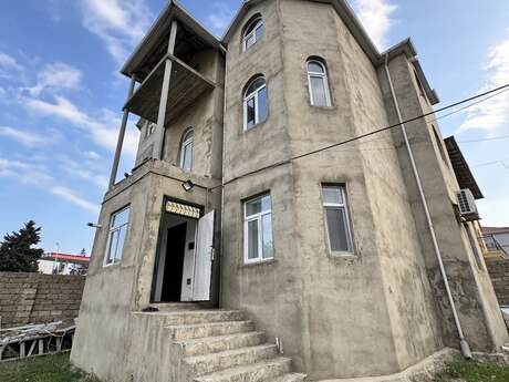 7-комн. дом/дача - пос. Карачухур - 350 м²