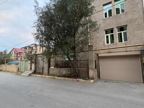 Satılır 7 otaqlı həyət evi/bağ evi 400 m², Badamdar q.