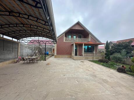 Satılır 4 otaqlı həyət evi/bağ evi 220 m², Binə q.