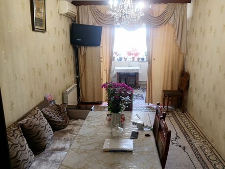 Satılır 3 otaqlı yeni tikili 70 m², Bakıxanov q.
