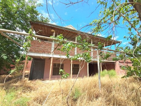 7 otaqlı həyət evi/bağ evi - Albalılıq q. - 140 m²