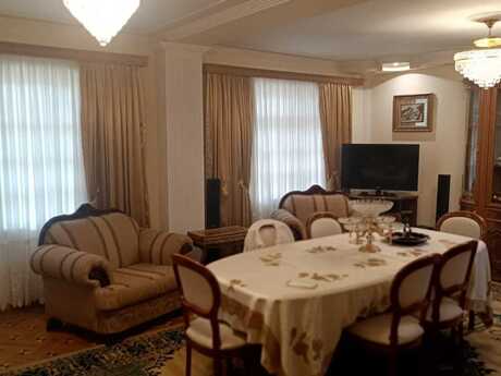 Elan №5951145 - Bakı, 8-ci mikrorayon q., 4 otaqlı, 145 m², 9/9 mərtəbə