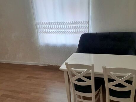 Elan №5951251 - Bakı, Neftçilər m., 2 otaqlı, 40 m², 3/5 mərtəbə