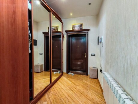 2 otaqlı yeni tikili - 8 Noyabr m. - 150 m²