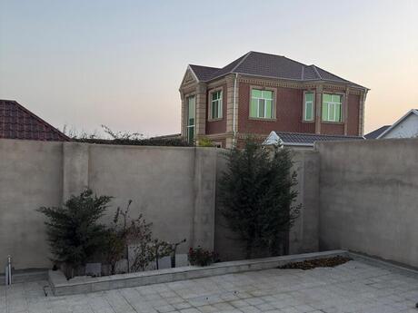 Satılır 4 otaqlı həyət evi/bağ evi 100 m², Binə q.