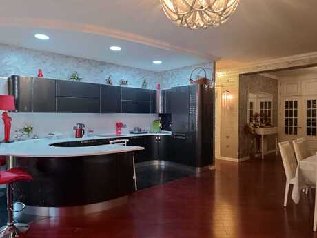 4 otaqlı yeni tikili - Nizami m. - 210 m²