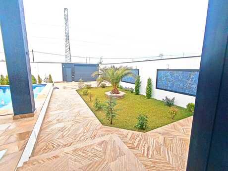 4 otaqlı həyət evi/bağ evi - Şüvəlan q. - 170 m²