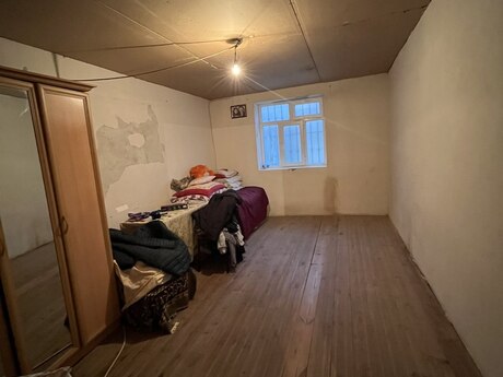 6 otaqlı həyət evi/bağ evi - Qaraçuxur q. - 150 m²