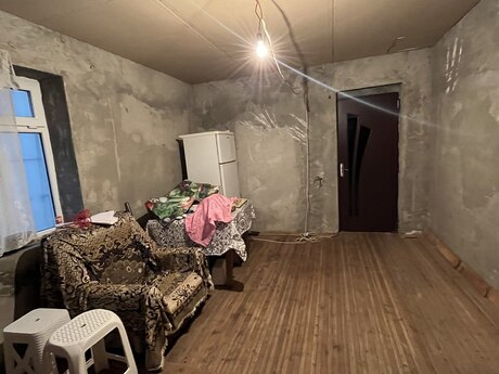 6 otaqlı həyət evi/bağ evi - Qaraçuxur q. - 150 m²
