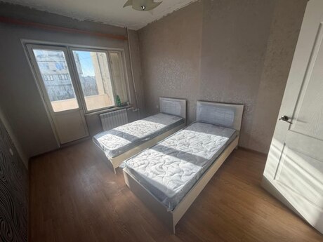 3 otaqlı köhnə tikili - Bakıxanov q. - 70 m²