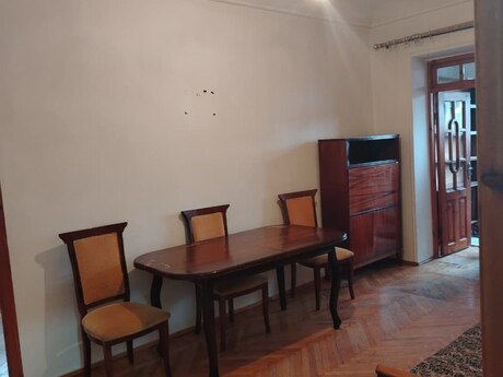 2 otaqlı köhnə tikili - Elmlər Akademiyası m. - 45 m²