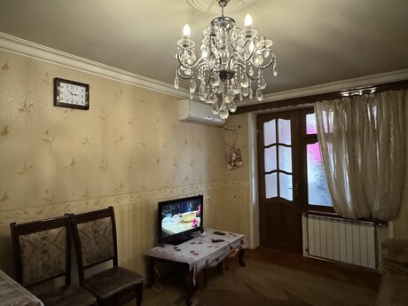 3 otaqlı köhnə tikili - Neftçilər m. - 62 m²