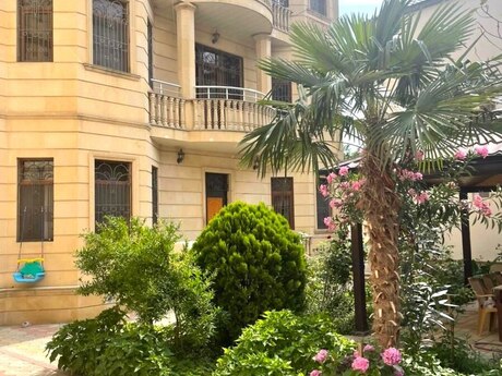 7 otaqlı həyət evi/bağ evi - Azadlıq Prospekti m. - 380 m²