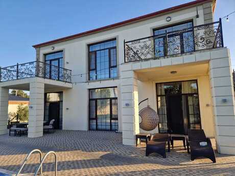 4 otaqlı həyət evi/bağ evi - Buzovna q. - 280 m²