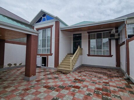 4 otaqlı həyət evi/bağ evi - Zabrat q. - 121 m²