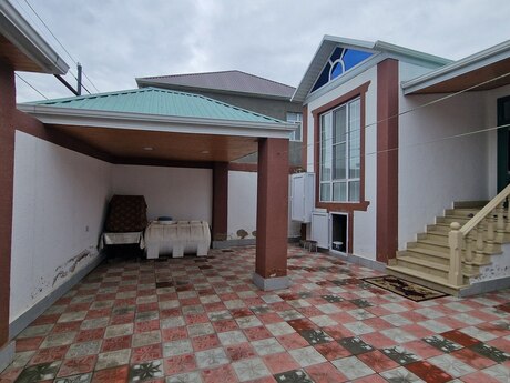 4 otaqlı həyət evi/bağ evi - Zabrat q. - 121 m²