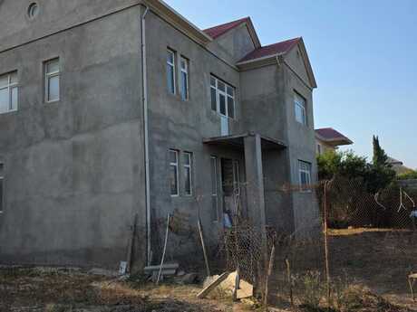 6 otaqlı həyət evi/bağ evi - Buzovna q. - 250 m²