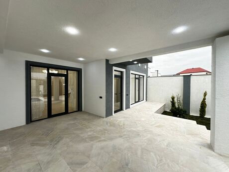 4 otaqlı həyət evi/bağ evi - Şüvəlan q. - 150 m²