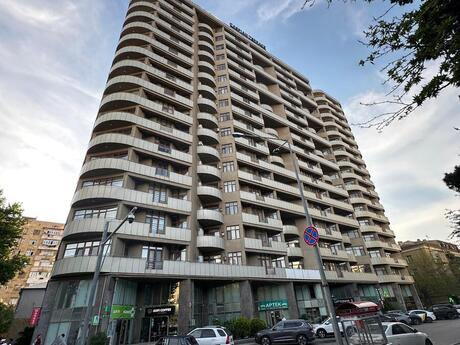 Объявление №5952642 - Баку, м. Элмляр Академиясы, 3-комн., 181 м², 12/18 этаж