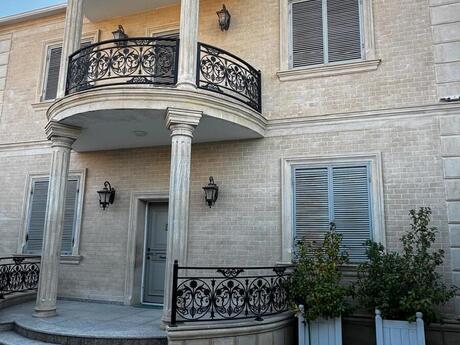 6 otaqlı həyət evi/bağ evi - Buzovna q. - 200 m²