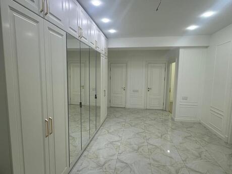3-комн. новостройка - Хатаинский р. - 125 м²