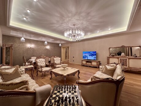5-комн. новостройка - м. 28 мая - 216 м²