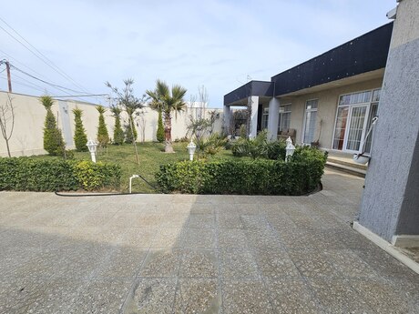 4 otaqlı həyət evi/bağ evi - Şüvəlan q. - 160 m²