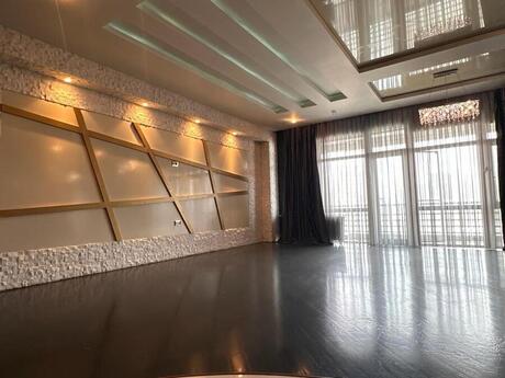 4 otaqlı yeni tikili - 28 May m. - 205 m²