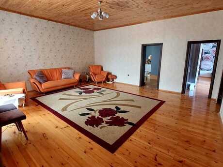 6 otaqlı həyət evi/bağ evi - Lökbatan q. - 230 m²