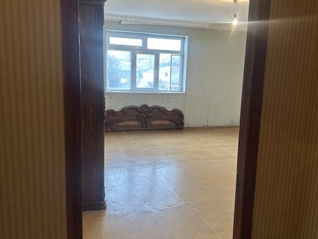 Bakıxanovda 4 otaqlı köhnə tikili mənzil satılır, 130 m², 192 000 AZN, şəkil 4 / 12
