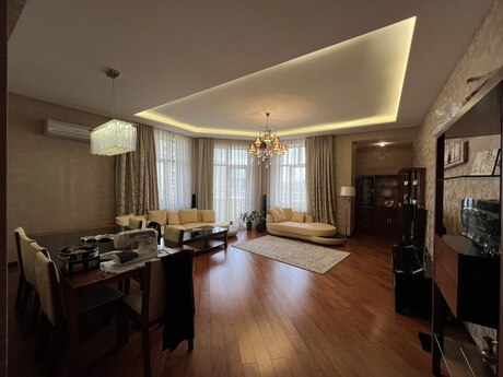 6-комнатная квартира, 371 м², Nizami: 1 250 000 ₼ 2