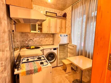 2-комн. вторичка - м. Азадлыг проспекти - 50 м²