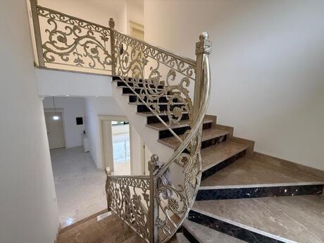 6 otaqlı həyət evi/bağ evi - Köhnə Günəşli q. - 320 m²