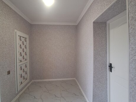 3 otaqlı həyət evi/bağ evi - İnşaatçılar m. - 105 m²