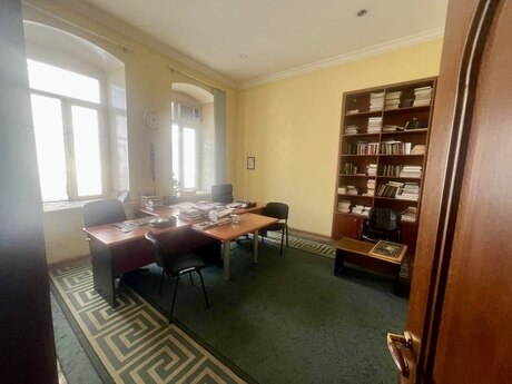 Объект - м. Сахил - 220 м²