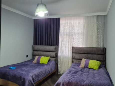 6 otaqlı həyət evi/bağ evi - Dübəndi q. - 250 m²