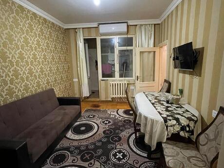 3 otaqlı köhnə tikili - 8 Noyabr m. - 75 m²
