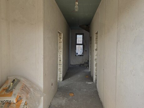 5 otaqlı həyət evi/bağ evi - Mərdəkan q. - 240 m²