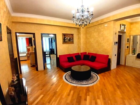 3 otaqlı mənzil, 135 m², Qara Qarayev: 350 000 ₼ 3