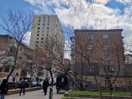 2 otaqlı köhnə tikili - Elmlər Akademiyası m. - 50 m²