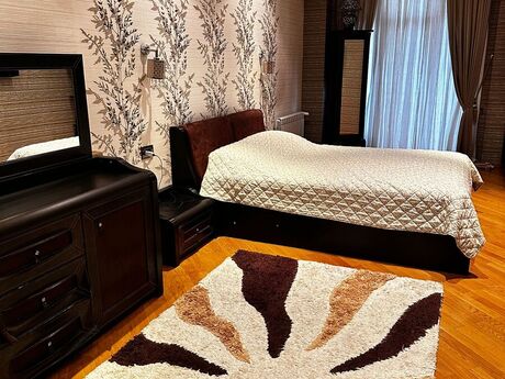Satılır 3 otaqlı yeni tikili 141 m², Gənclik m.