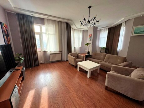 3 otaqlı yeni tikili - Gənclik m. - 144 m²