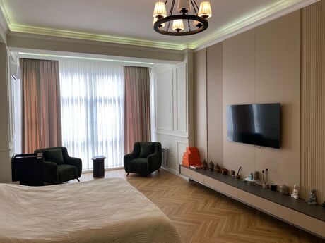4 otaqlı yeni tikili - 28 May m. - 250 m²