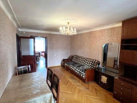 3 otaqlı köhnə tikili - İnşaatçılar m. - 70 m²