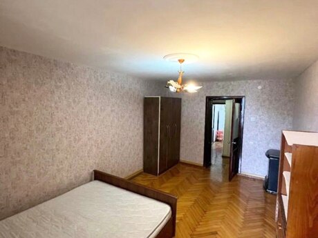 3 otaqlı köhnə tikili - İnşaatçılar m. - 70 m²